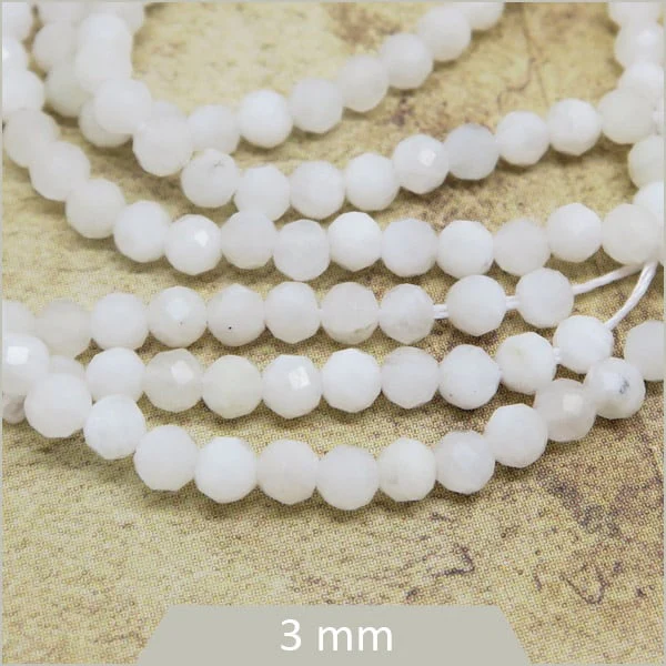 Env. 135 perles à facettes en Pierre de Lune, 3 mm