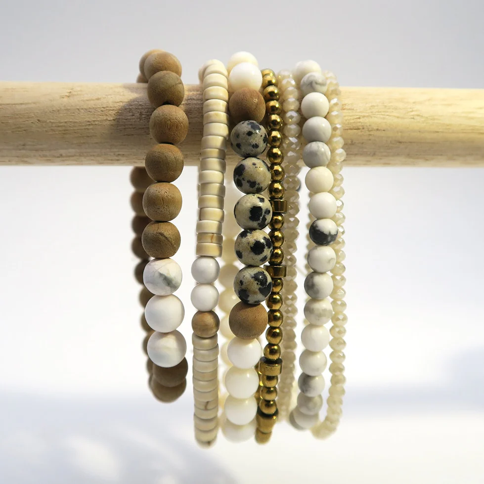 Env. 145 perles rondelles Heishi en Howlite teintée ivoire - Image 2