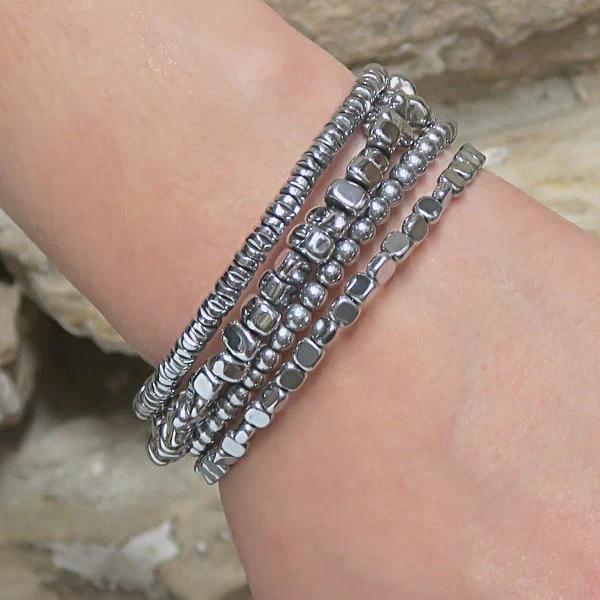 Env. 260 perles heishi ondulées en hématite couleur argent métallisé, 4 mm - Image 2