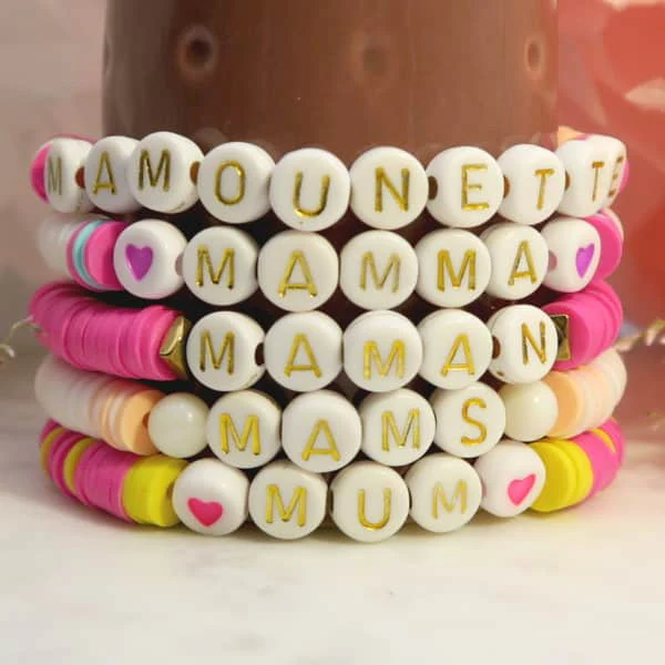 7g de perles lettre M, blanches et or (50 perles env.) - Image 3