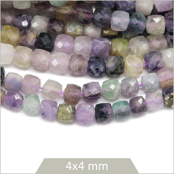 Env. 90 perles cubes facettées en Fluorite, 4x4 mm env.